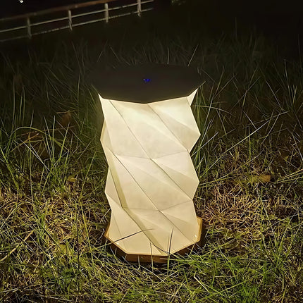 Faltbare LED Lampe im Origami Design