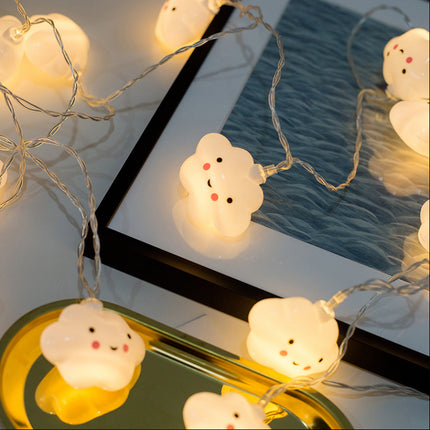 LED Lichterkette mit süßen Wolken