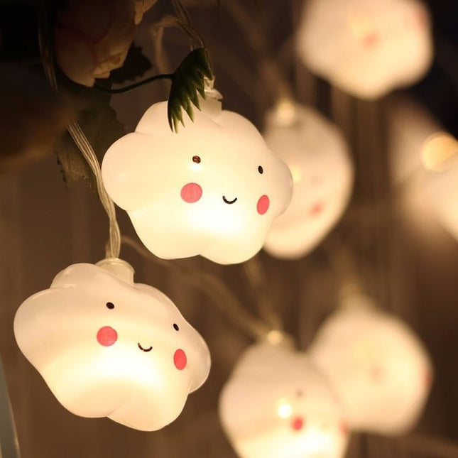 LED Lichterkette mit süßen Wolken