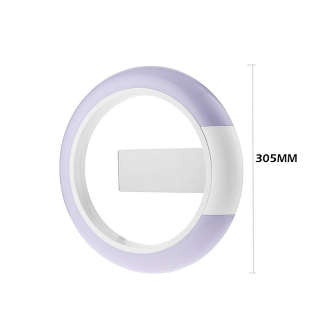 Moderne LED Wanduhr mit digitaler Anzeige