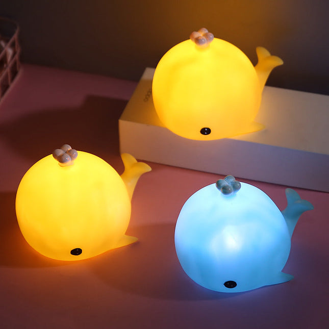 Kleines Wal Nachtlicht mit Akku für Babys