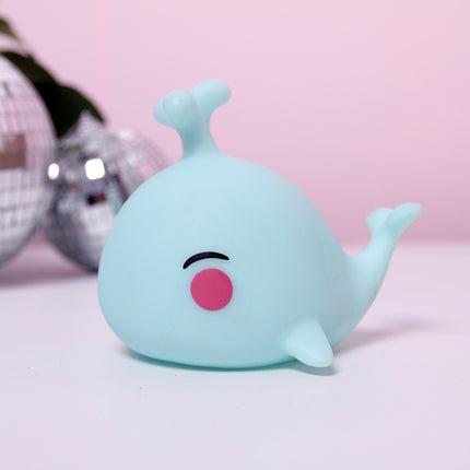 Buntes Wal Nachtlicht aus Silikon