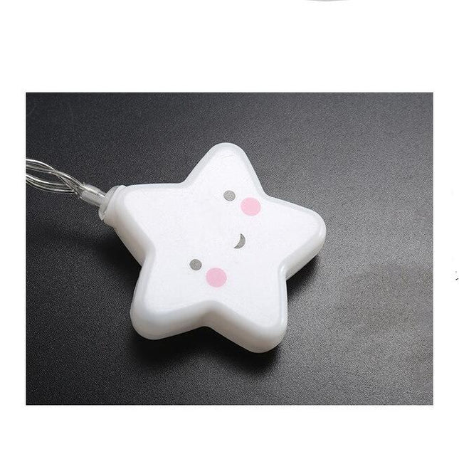 Weiße Lichterkette mit lächelnden Sternen